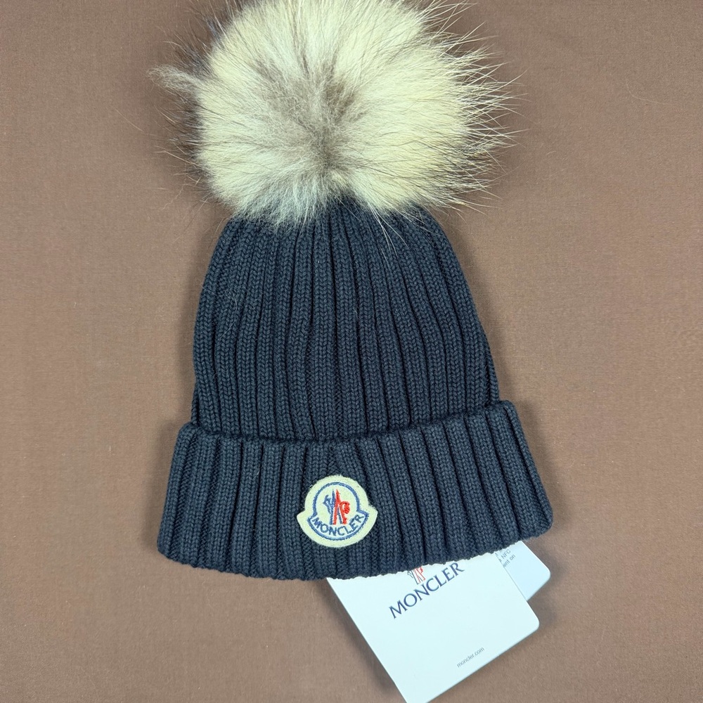 Moncler Women’s Navy Blue Knit Beanie w/ Pom Pom – New
